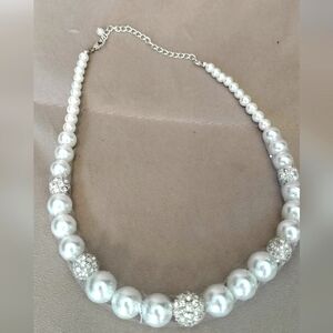 NIB Avon Studio 1886 Glamorous Faux Pearl and Rhinestone Necklace